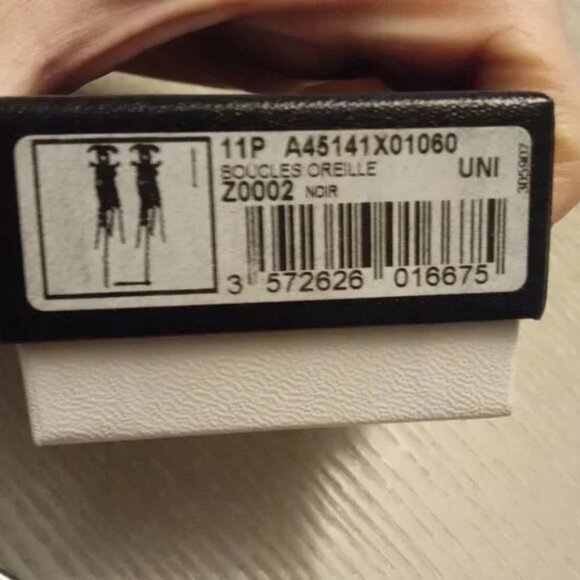 Chanel Clip-on Earrings Gunmetal and Gold Chain Interlocking CC's - Picture 12 of 16